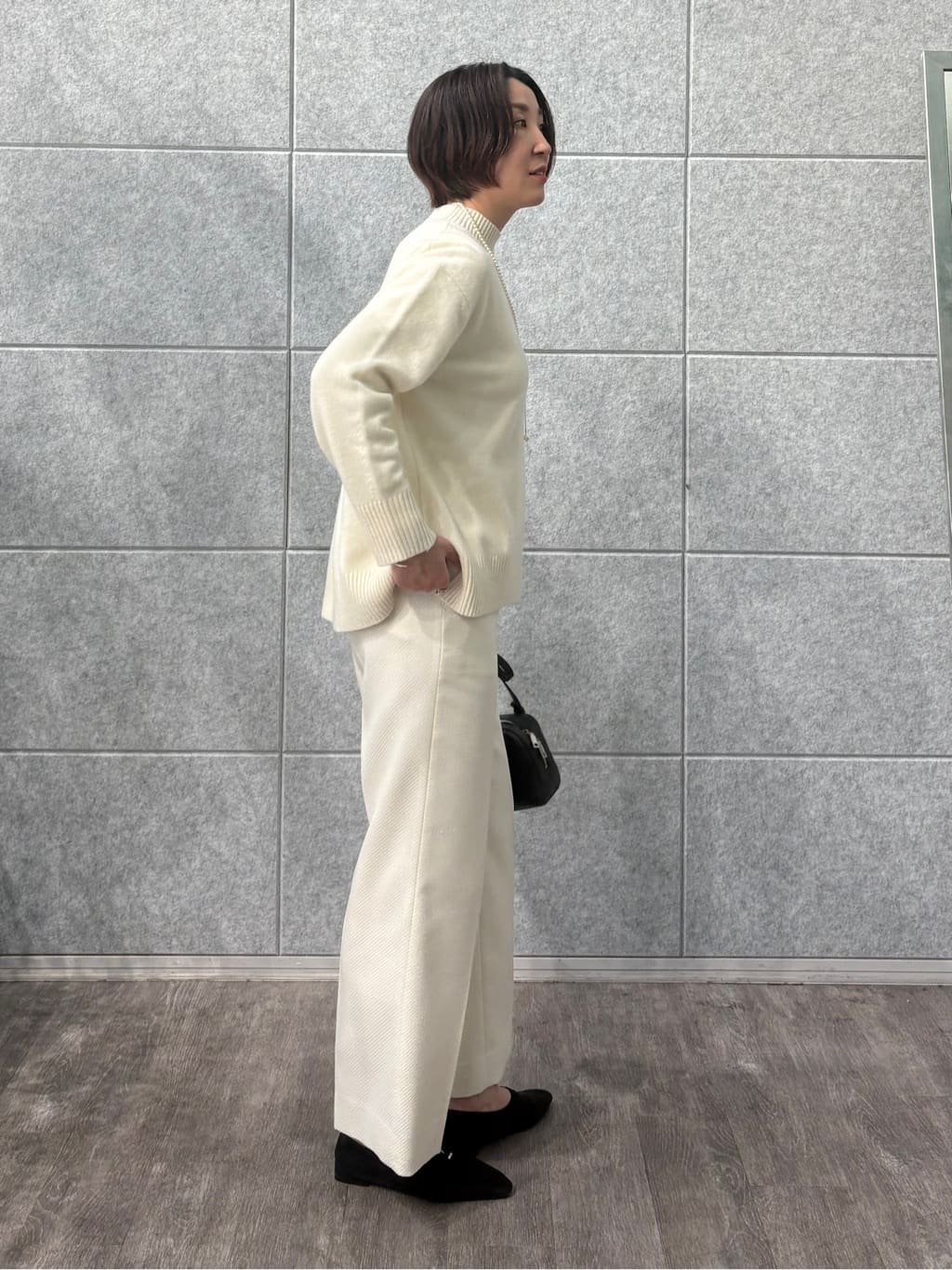 yuriさんの「INDIVI｜【名品／撥水／抗菌防臭】ショート丈リサイクルダウンコート」を使ったコーディネート