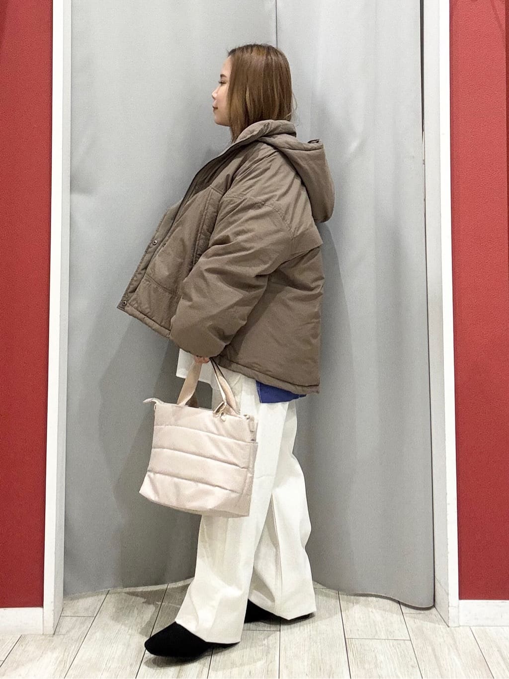 shioさんの「SHOO･LA･RUE｜【撥水/あったか】たっぷり着られる 中綿モンスターショートコート」を使ったコーディネート