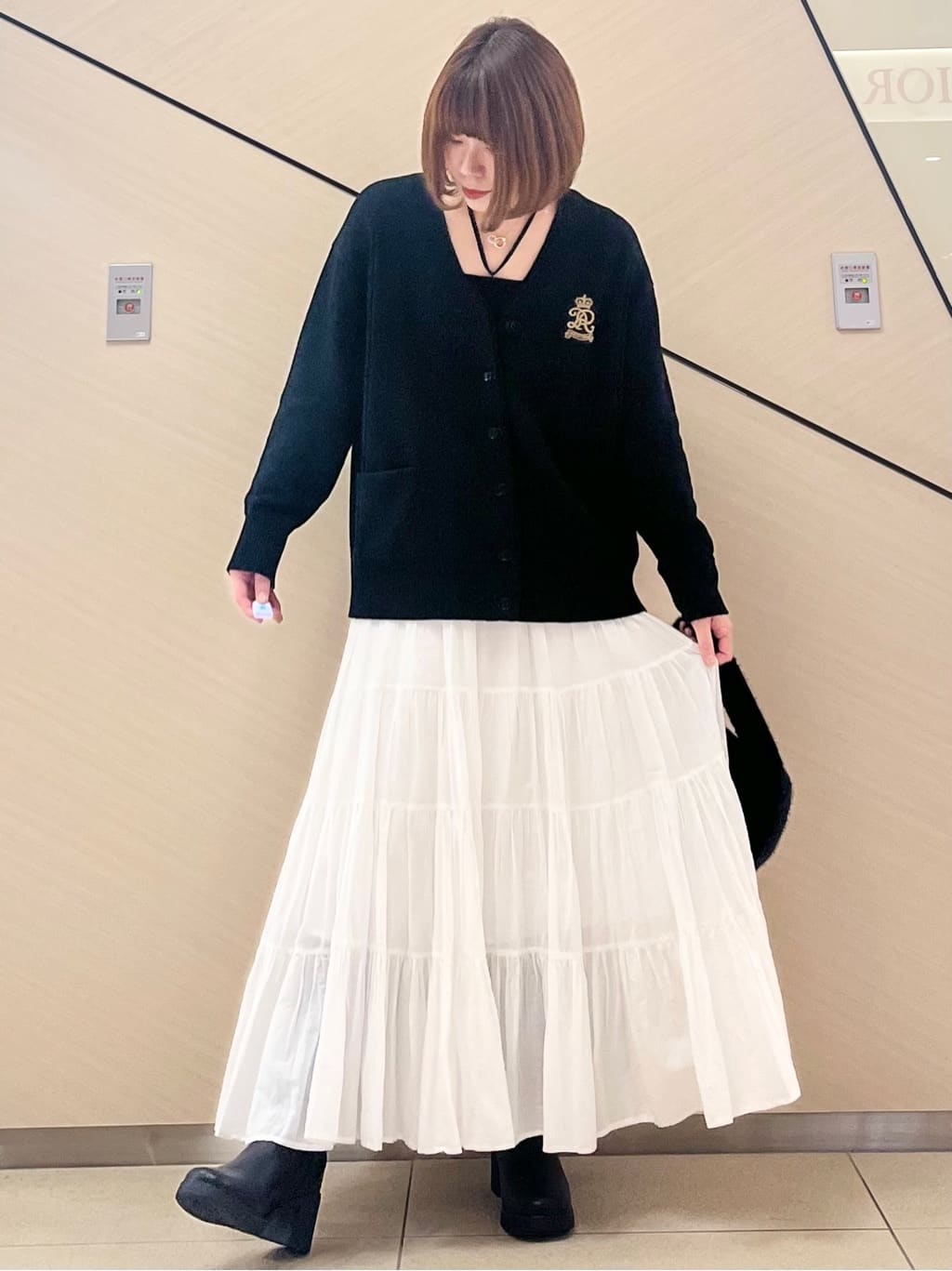 yahataさんの「DRESSTERIOR｜レタードニットカーディガン」を使ったコーディネート