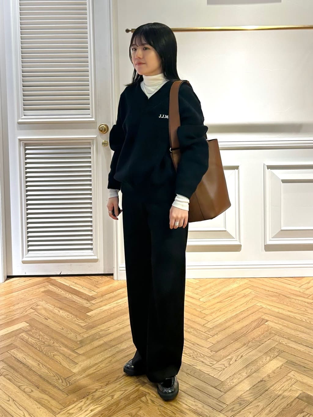 cocoさんの「DRESSTERIOR｜【インナー使いに最適/しっとり暖かな吸湿発熱素材】タートルネックプルオーバー」を使ったコーディネート