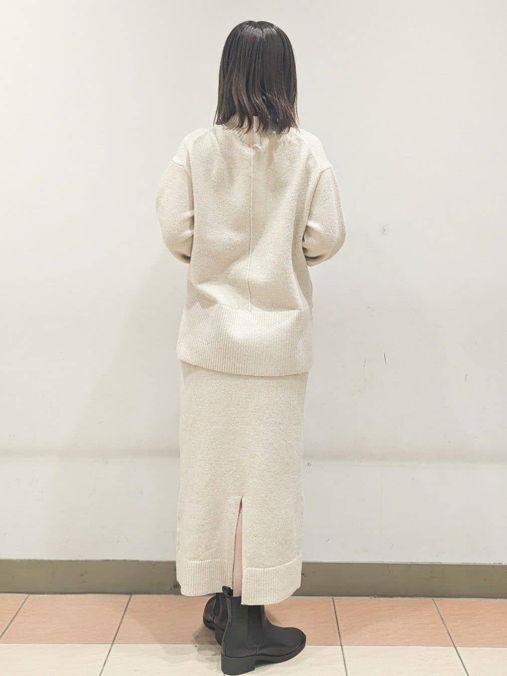 Miさんの「OPAQUE.CLIP｜ラメスパンコールナロースカート／セットアップ対応可【洗濯機OK】」を使ったコーディネート