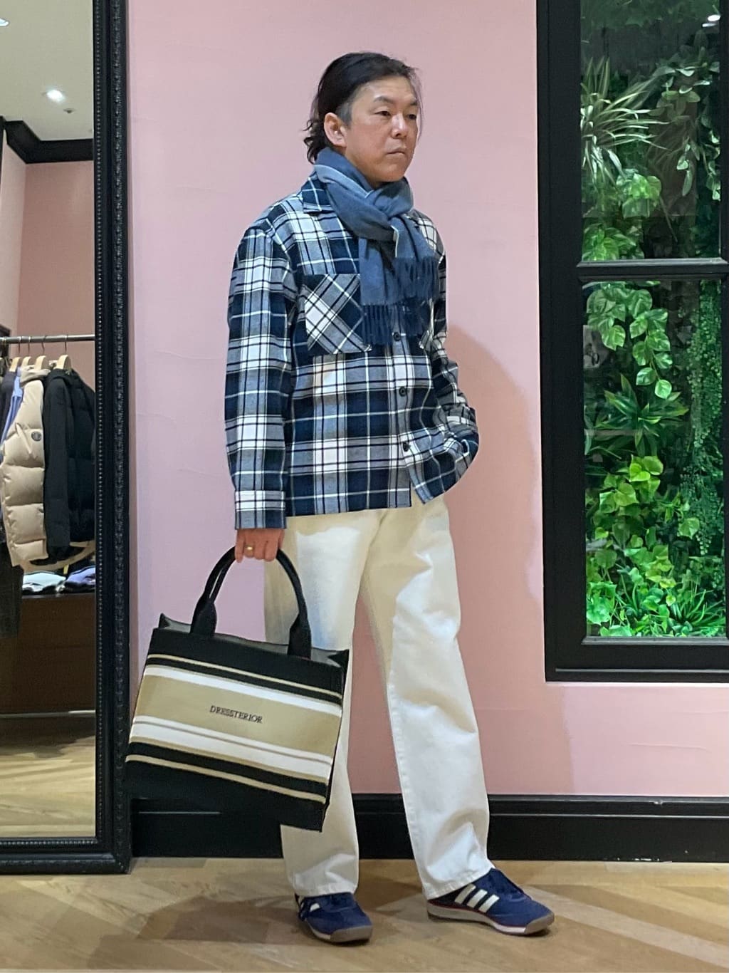 Nagaseさんの「DRESSTERIOR｜リバーシブルカシミヤマフラー」を使ったコーディネート
