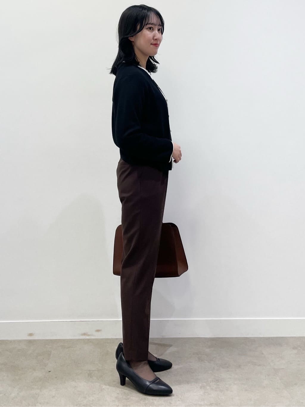 yukariさんの「Reflect｜【秋映え／単品使い◎／すっきり見え】ブローチ付きニットアンサンブル」を使ったコーディネート
