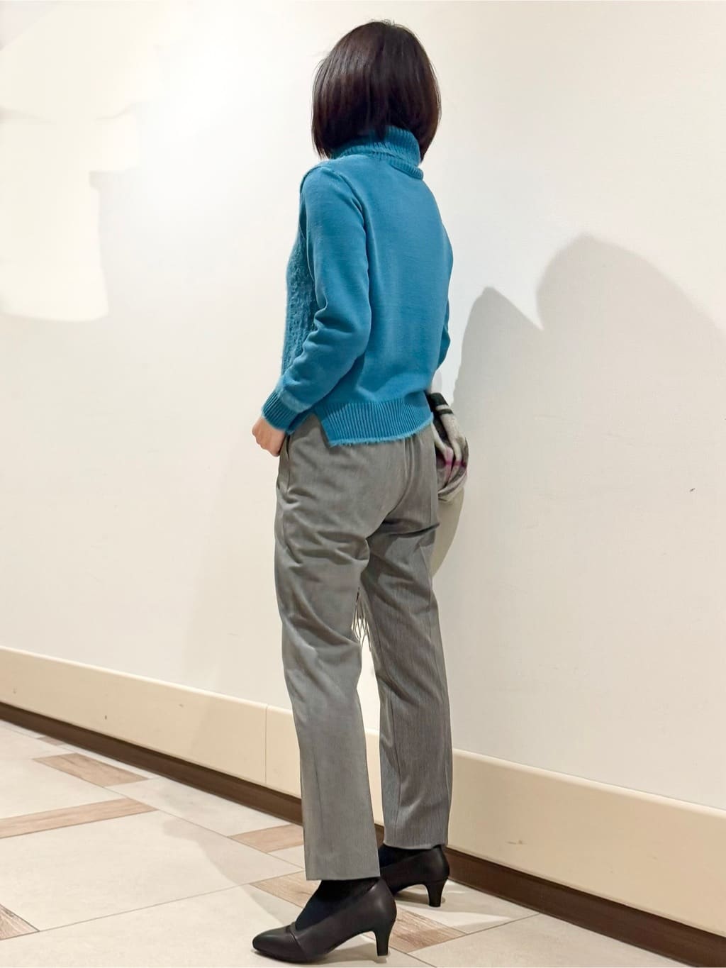 kaeさんの「Reflect｜【ほんのりラメ感◎】ふわふわフェザーヤーンハイネックニット」を使ったコーディネート