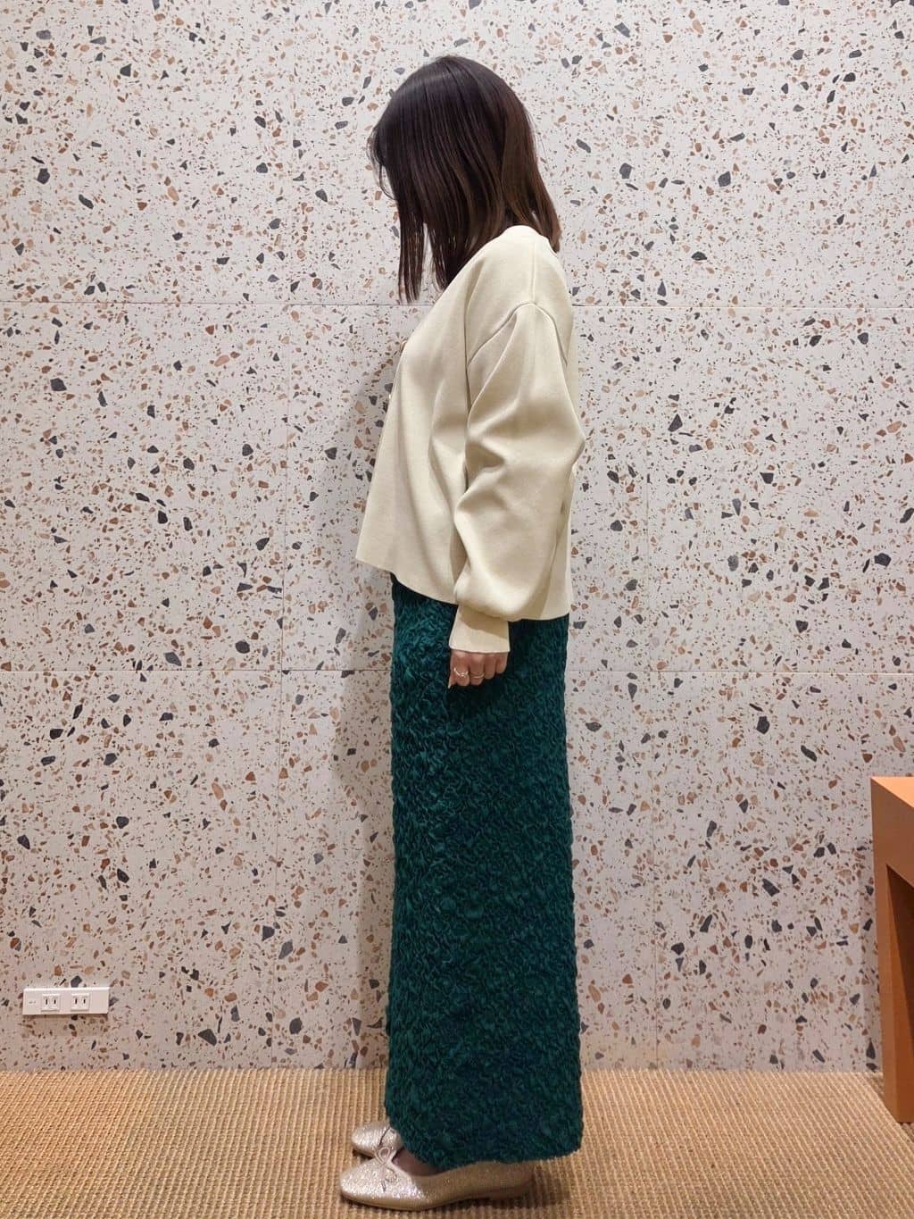 なつみさんの「OPAQUE.CLIP｜シアーハイネックトップス【洗濯機OK】」を使ったコーディネート