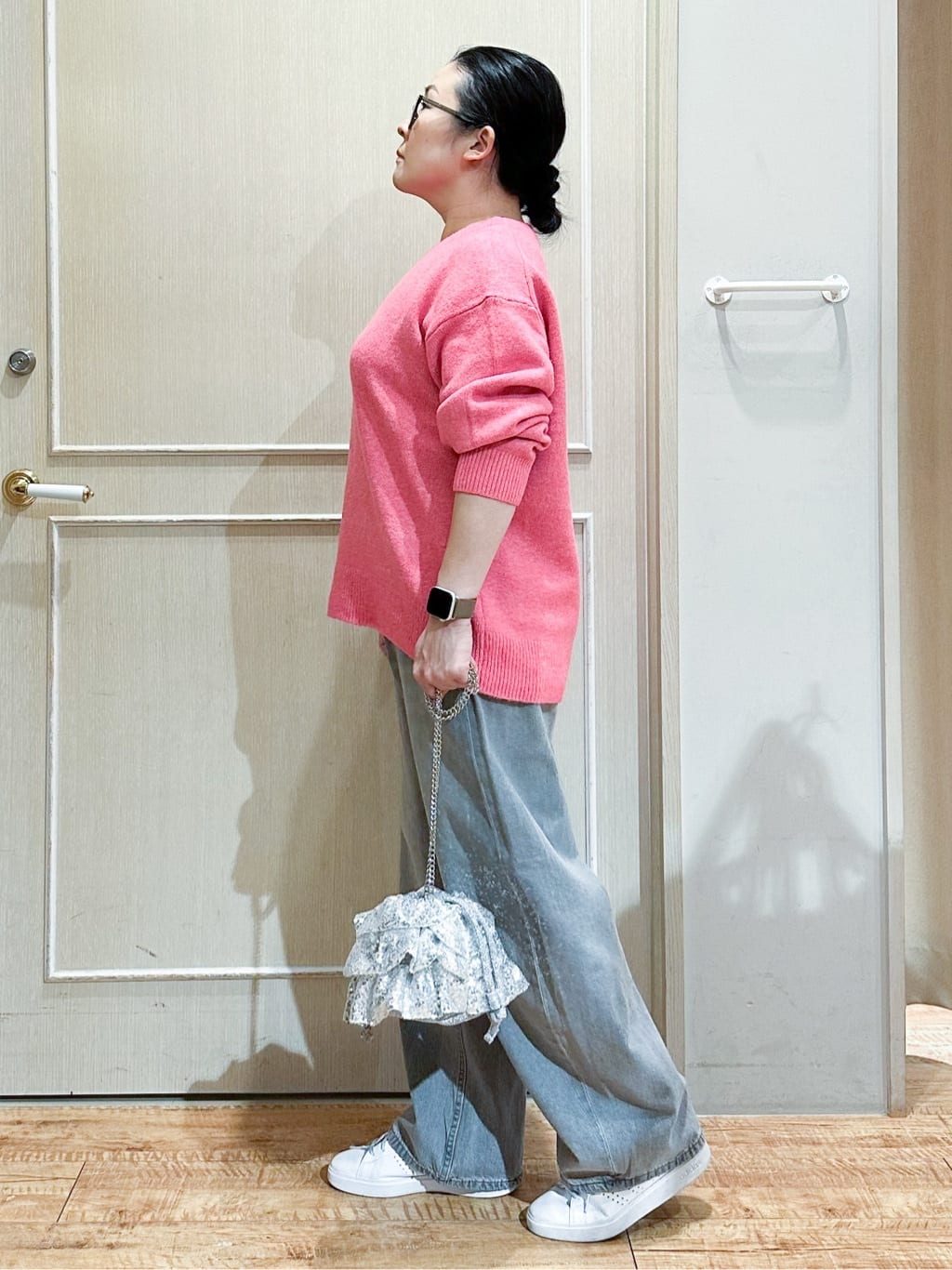 umeさんの「SHOO･LA･RUE｜【洗濯機可】お気に入りカラーを身にまとって　ふんわりゆるニット」を使ったコーディネート