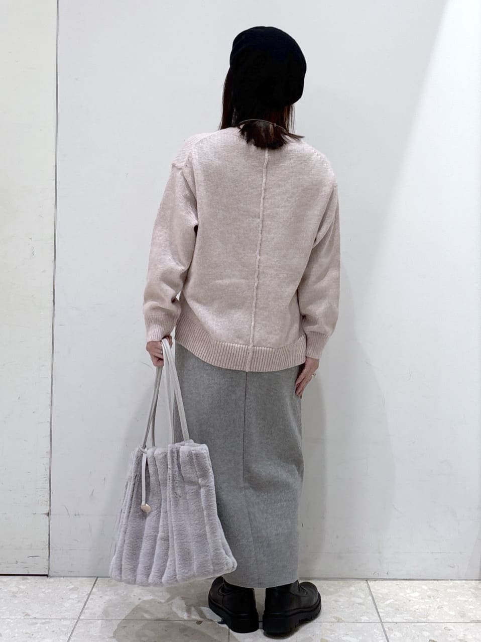 mameさんの「OPAQUE.CLIP｜リラクシークルーネックニット【洗濯機OK】」を使ったコーディネート