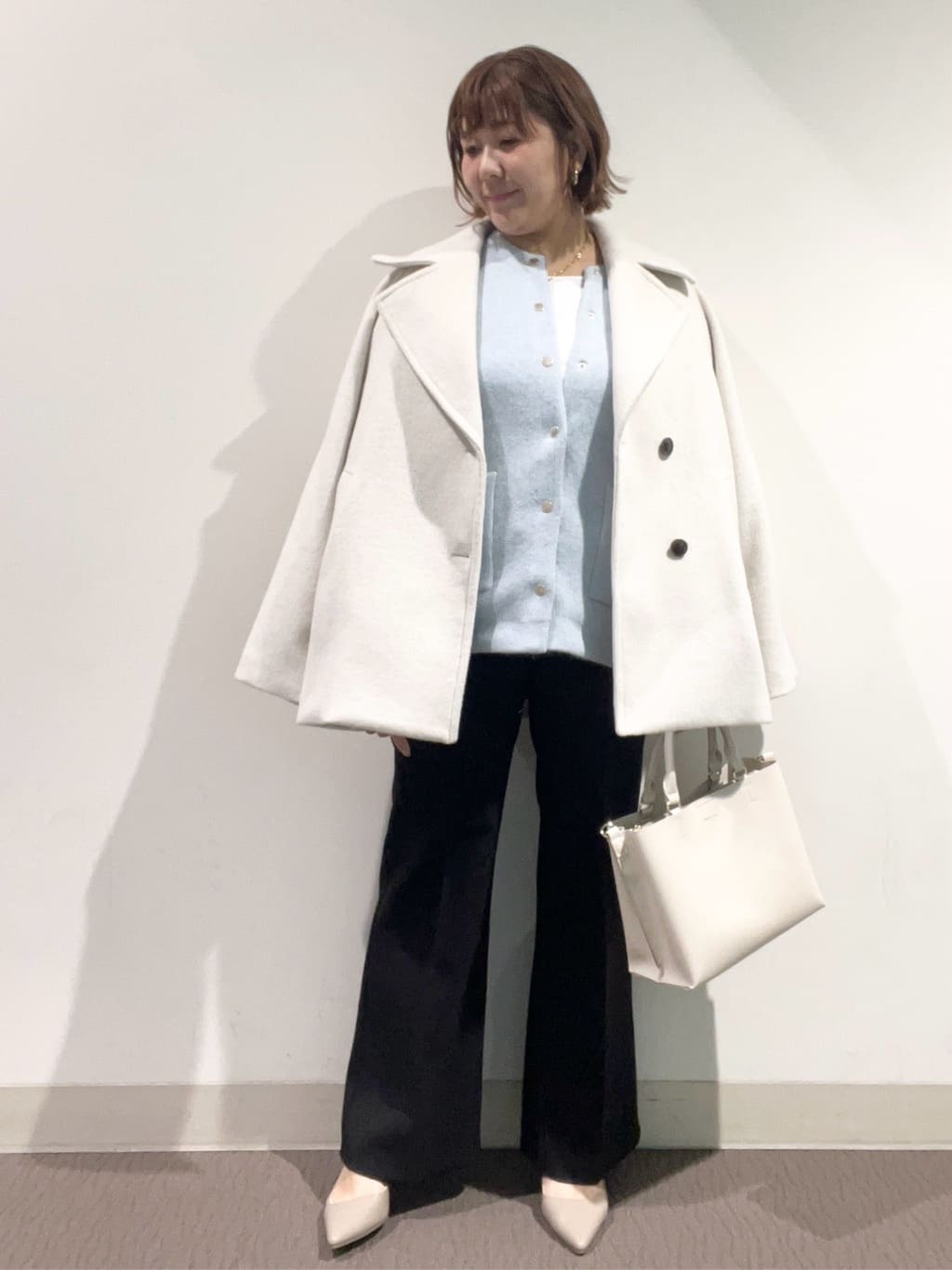 のん.Yさんの「OPAQUE.CLIP｜カシミヤブレンドウールミドルピーコート」を使ったコーディネート
