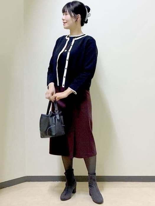  beni_gingerさんの「Reflect｜【秋映え／単品使い◎／すっきり見え】ブローチ付きニットアンサンブル」を使ったコーディネート