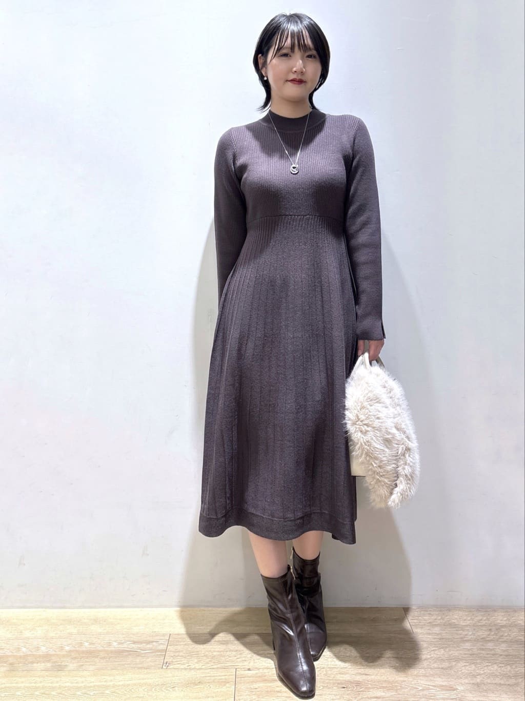 mizukiさんの「index｜ラメフェザープルオーバーセット ニットワンピース【洗濯機OK】《XS～LL》」を使ったコーディネート