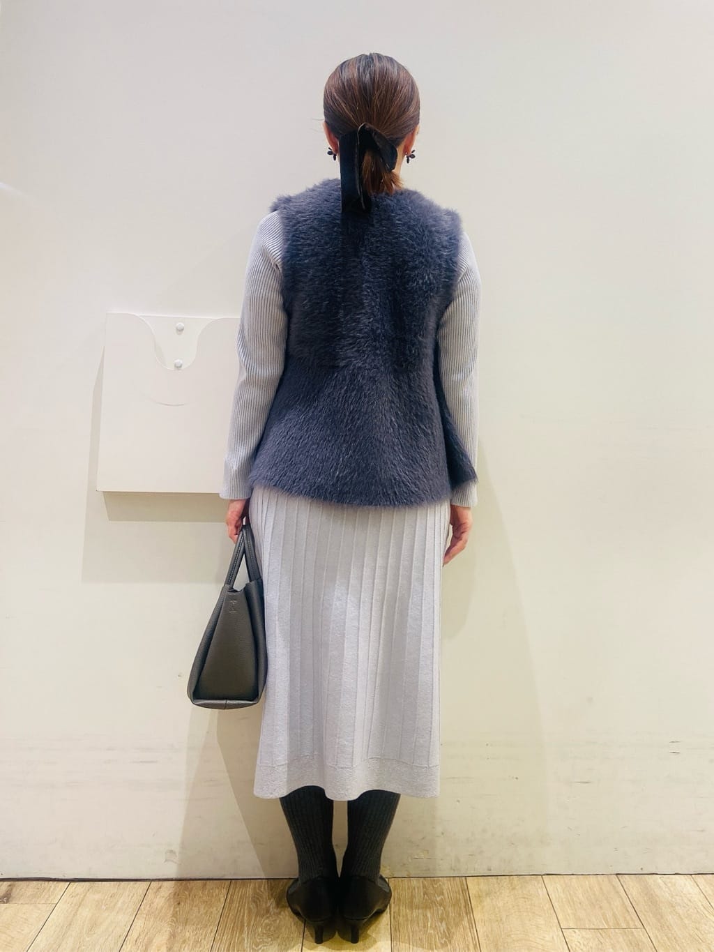 YUKOさんの「index｜《andGIRL掲載》フェザーペプラムジレ【洗濯機OK／抗ピル】」を使ったコーディネート