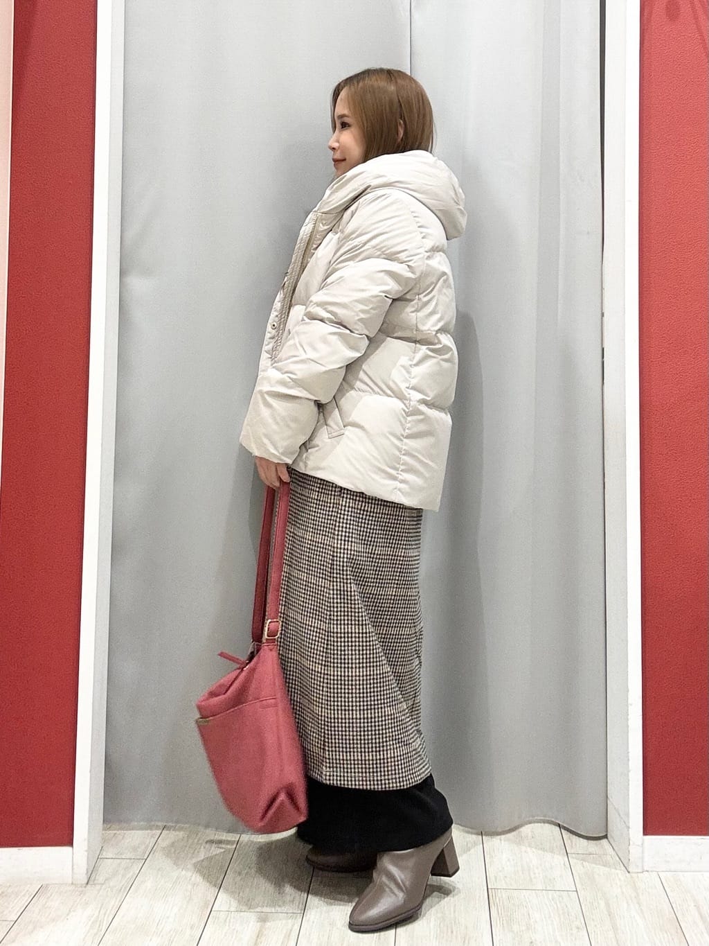shioさんの「SHOO･LA･RUE｜【撥水/洗える】ショートフーディーダウン」を使ったコーディネート