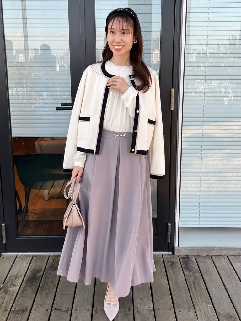 はばさんの「Couture brooch｜【ハレの日・通勤】レースドッキング ブラウス」を使ったコーディネート