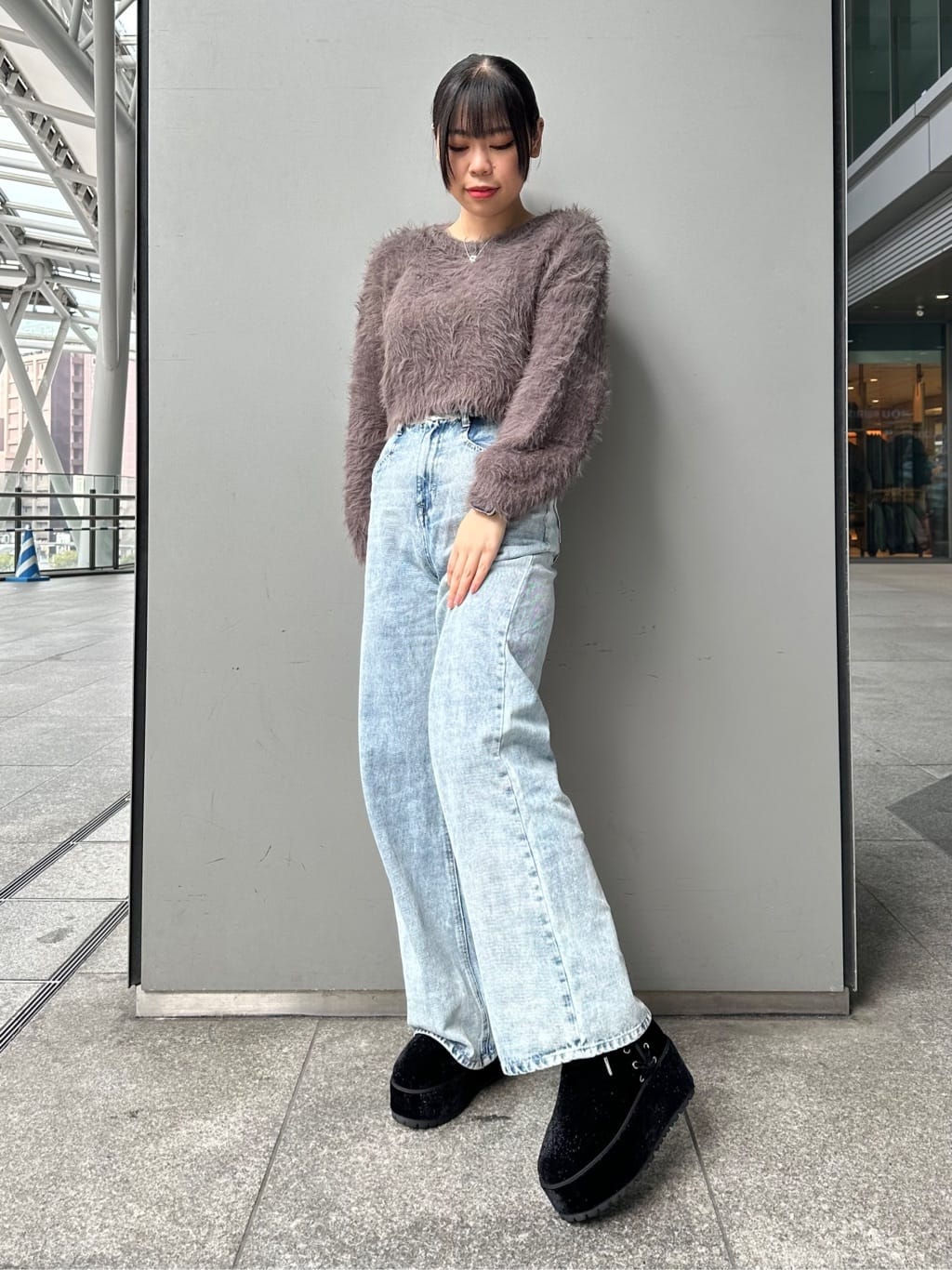 あずみさんの「ESPERANZA｜【EC先行販売】厚底レースアップリボンフェイクムートンブーツ」を使ったコーディネート