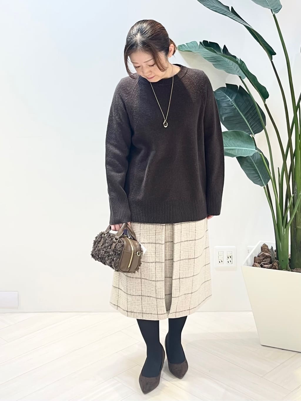 Tomoさんの「UNTITLED｜【名品／撥水／抗菌防臭】ショート丈リサイクルダウンコート」を使ったコーディネート