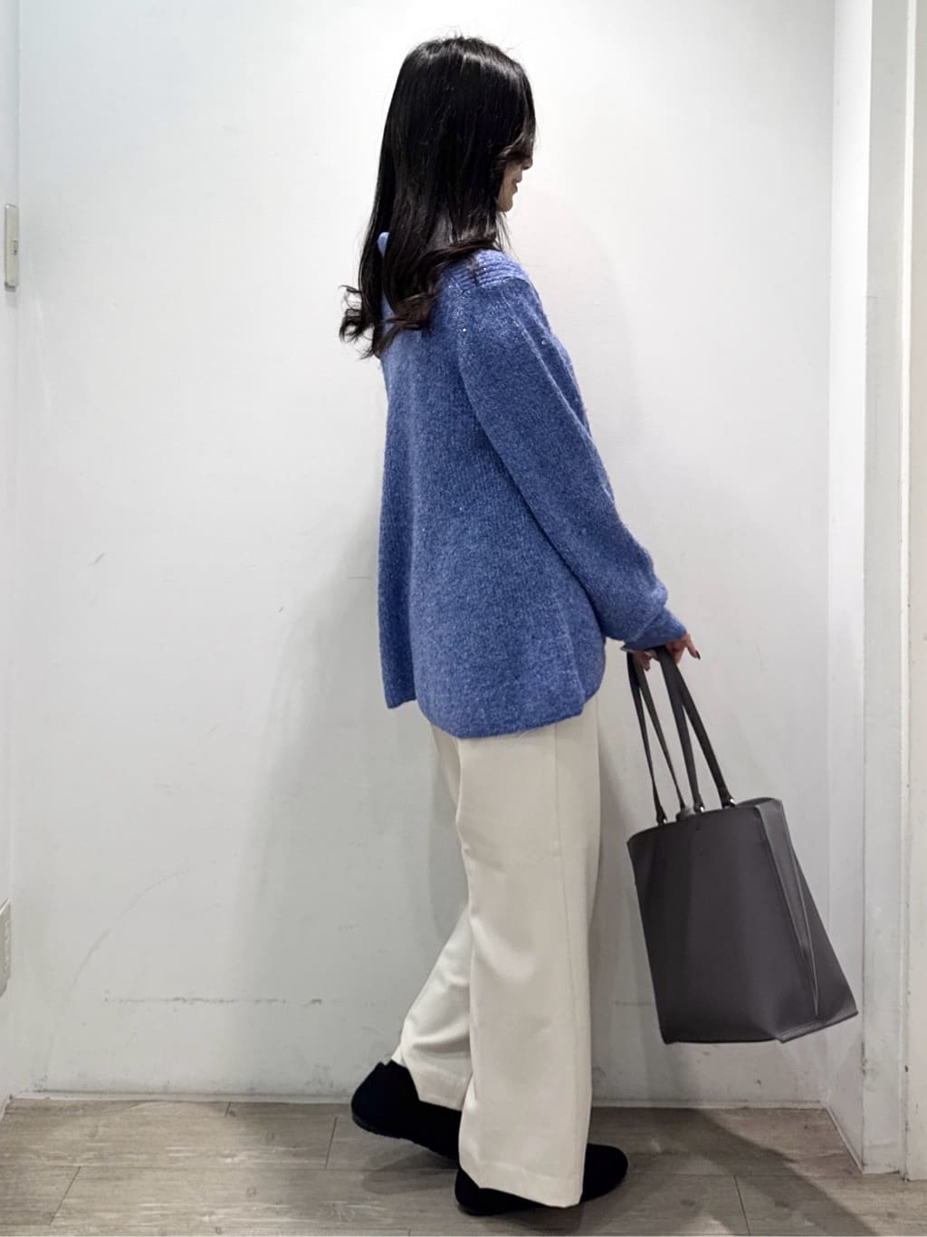 yuicciさんの「OPAQUE.CLIP｜スパンコールラメ衿2WAYペプラムニット【洗濯機OK】」を使ったコーディネート