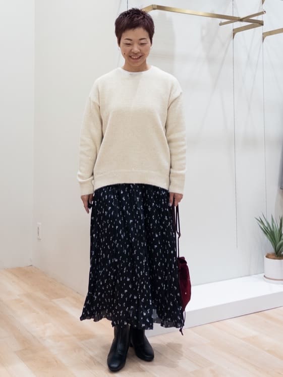 シュウコさんの「grove｜華やぎ冬ニット　ミニスパンコールフェザーニット」を使ったコーディネート