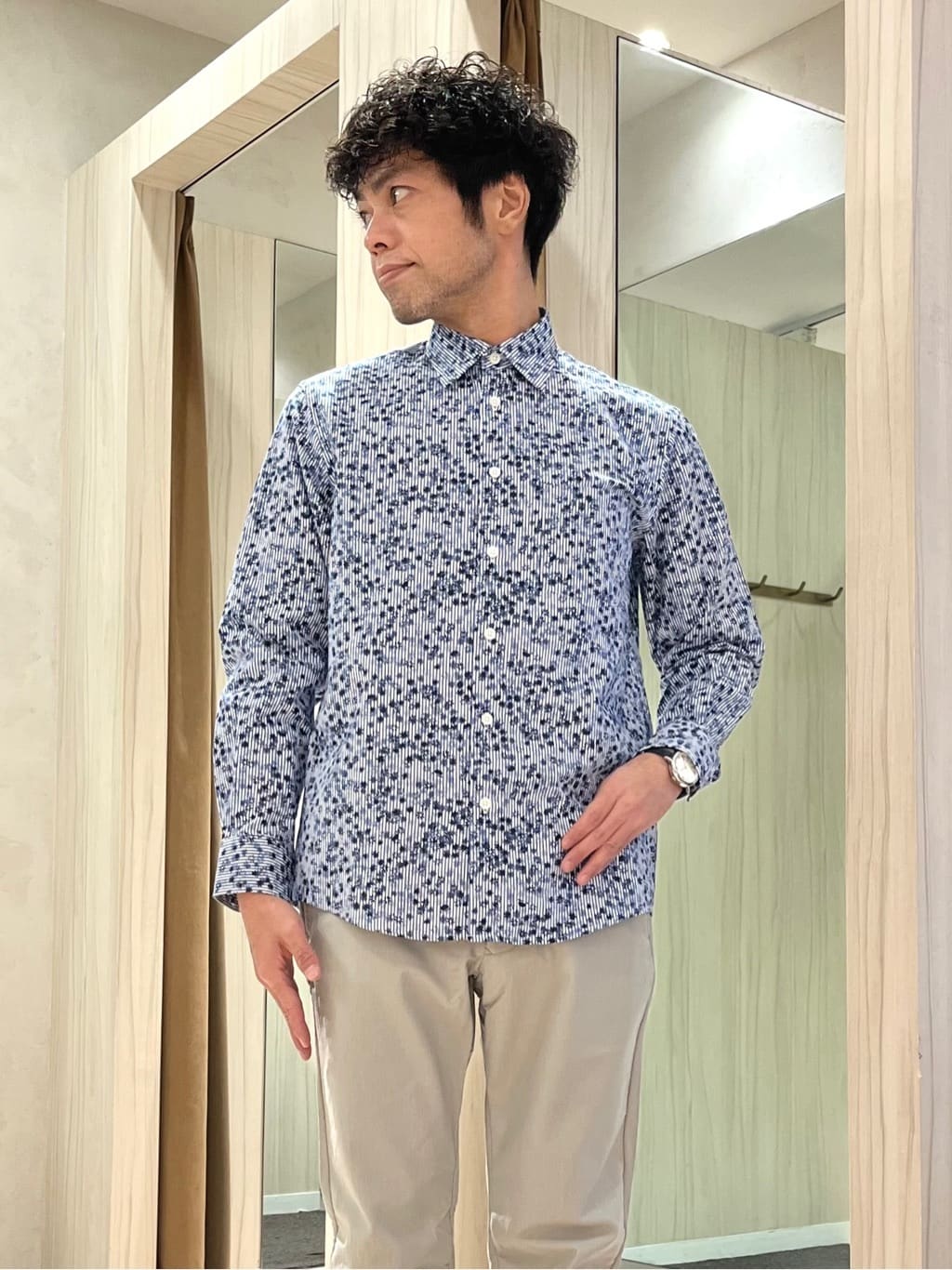 URAさんの「TAKEO KIKUCHI｜【ウールカシミヤブレンド】ビーバー調 スタンドカラー コート」を使ったコーディネート