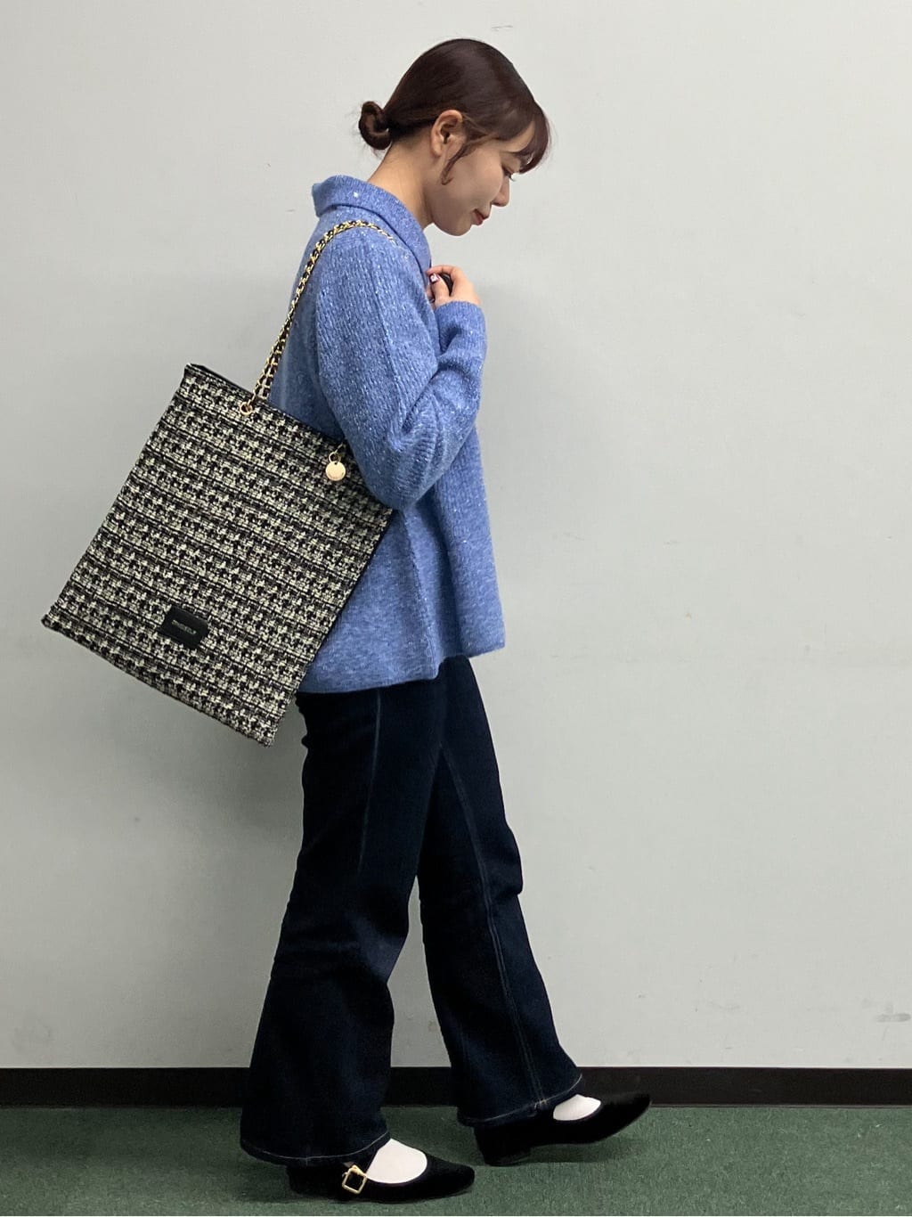 MAYUKIさんの「index｜スパンコールラメ衿2WAYペプラムニット【洗濯機OK】」を使ったコーディネート