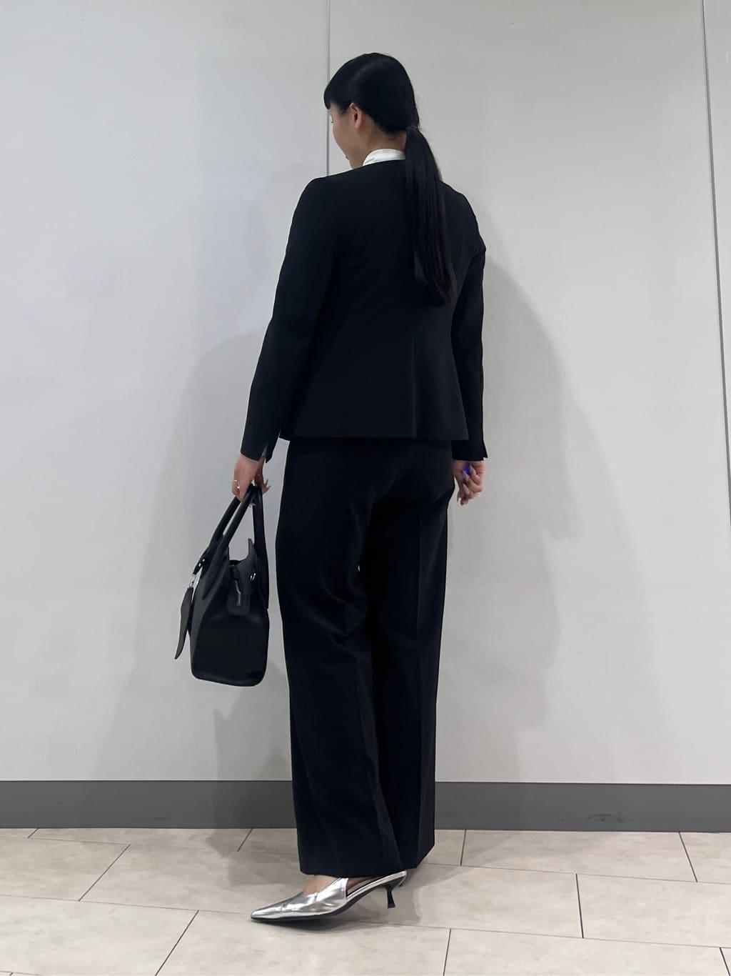 hasuさんの「INDIVI｜【通勤スーツ／洗える】ストレッチカラーレスジャケット」を使ったコーディネート