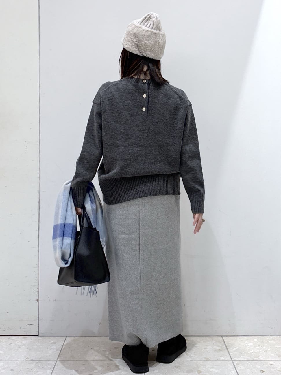 mameさんの「OPAQUE.CLIP｜カシミヤブレンドウールミドルピーコート」を使ったコーディネート