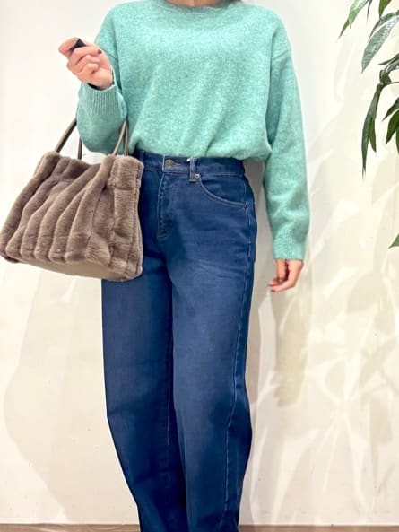 TOWAさんの「SHOO･LA･RUE｜【S-LL】脚のラインを拾いにくい デニムワイドパンツ」を使ったコーディネート