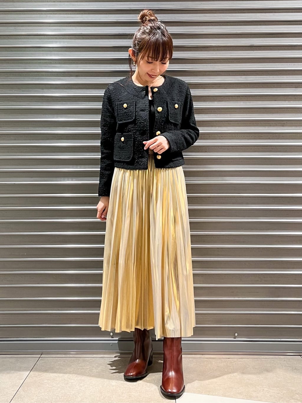 じゅんさんの「DRESSTERIOR｜◆【洗える/ストレッチ性/オンオフ】箔プリントプリーツスカート」を使ったコーディネート