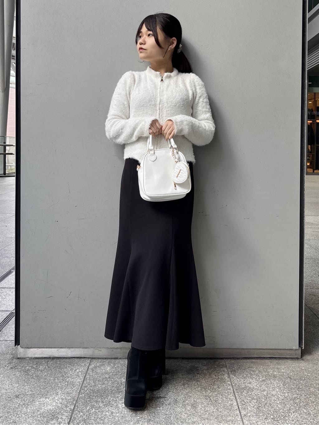まっきーさんの「ESPERANZA｜【ラク盛り/約12cm】ラク盛り厚底ショートブーツ」を使ったコーディネート