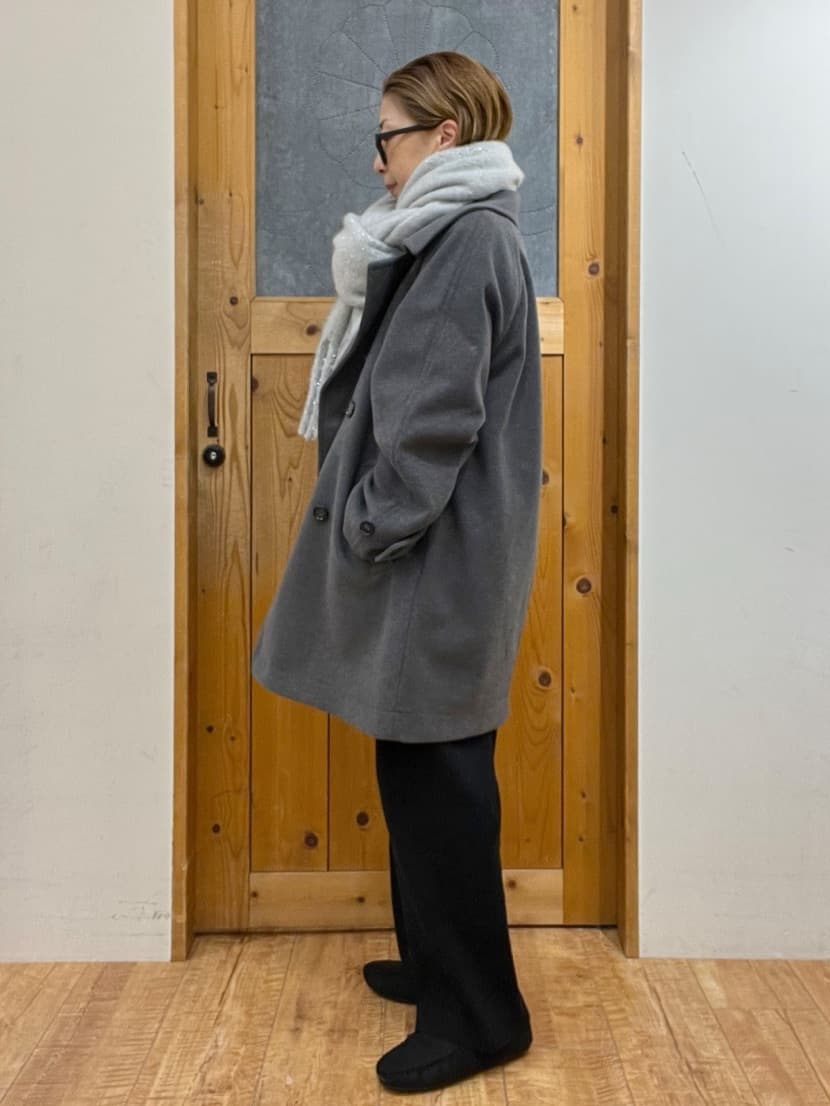 ゆみさんの「SHOO･LA･RUE｜【洗濯機可／毛玉レス】美脚シルエット 表面がきれいなストレートパンツ」を使ったコーディネート