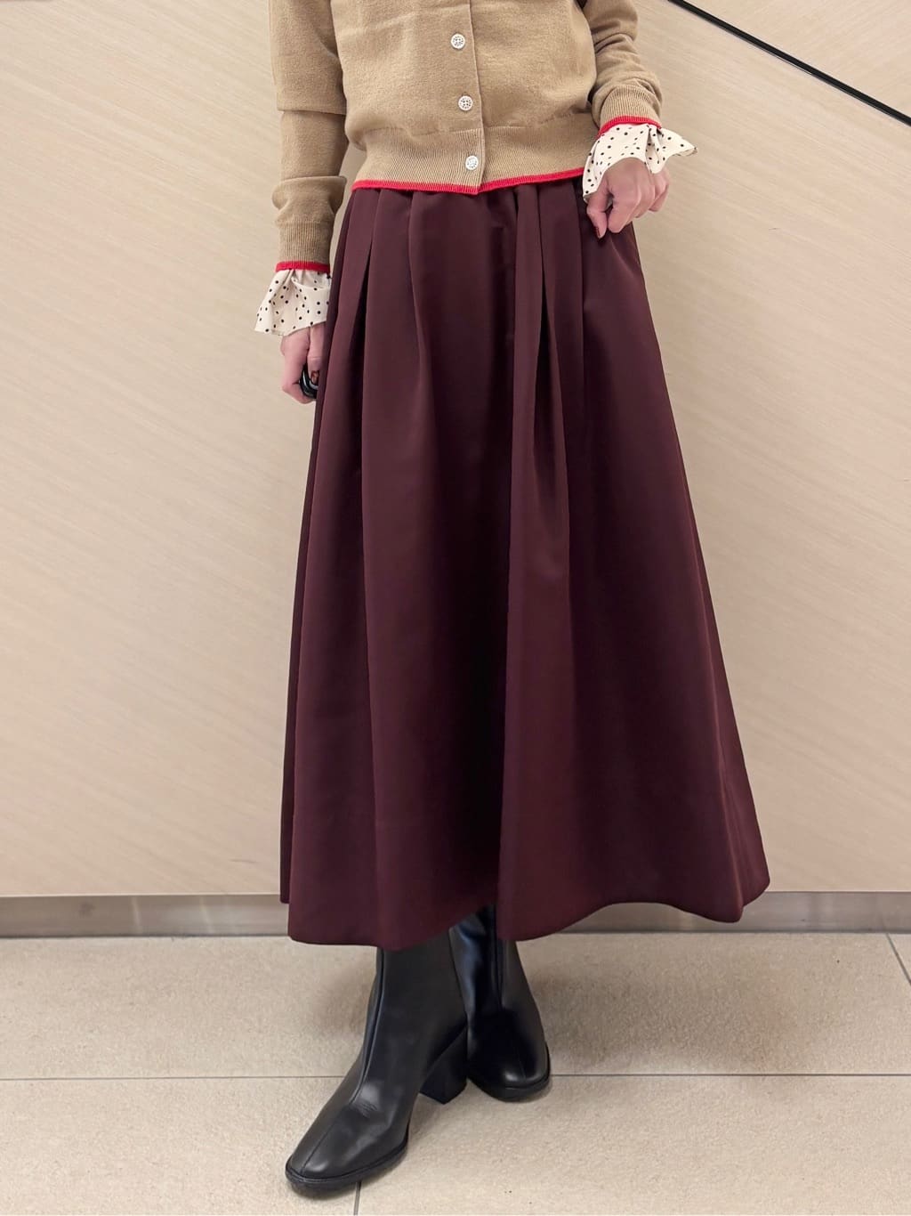 清水夏姫さんの「DRESSTERIOR｜◆【CLASSY．12月号掲載】タイガーエンブロイダリークルーネックカーディガン」を使ったコーディネート