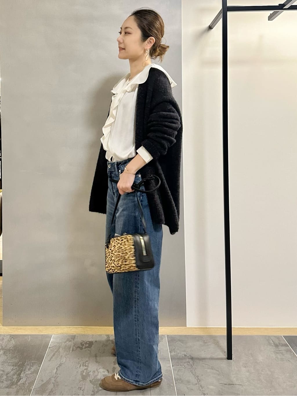 MAIさんの「INDIVI｜【洗える】ラッフルサテンブラウス」を使ったコーディネート