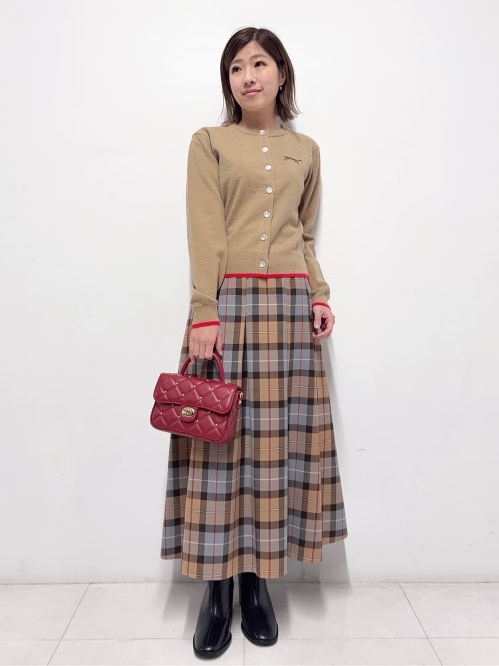 Nishijimaさんの「DRESSTERIOR｜◆チェックタックソフトプリーツスカート」を使ったコーディネート