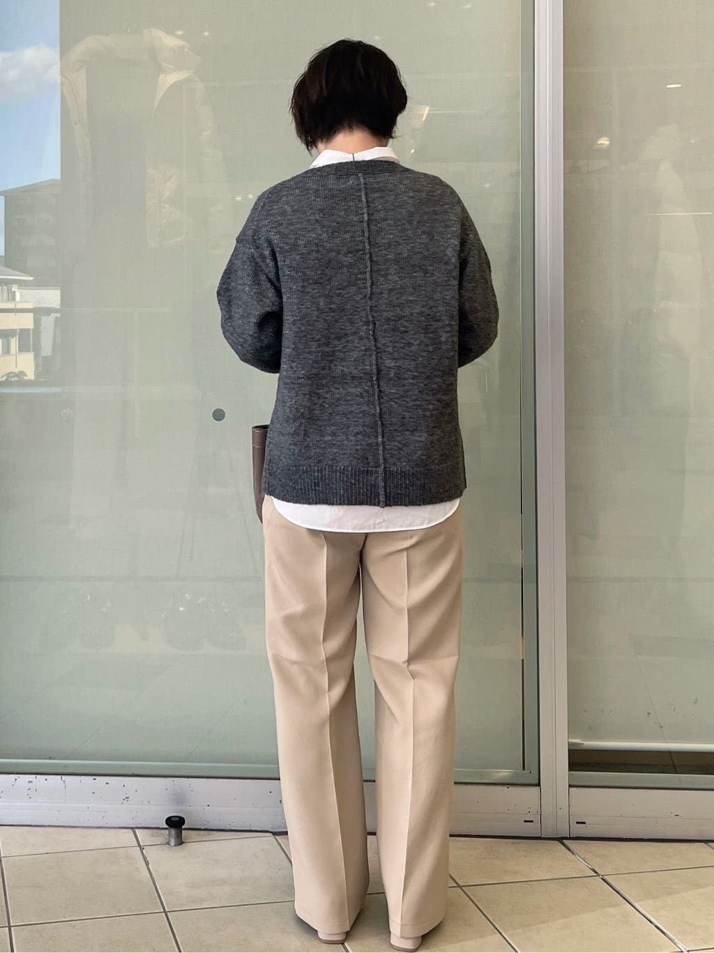 yo-koさんの「OPAQUE.CLIP｜リラクシークルーネックニット【洗濯機OK】」を使ったコーディネート