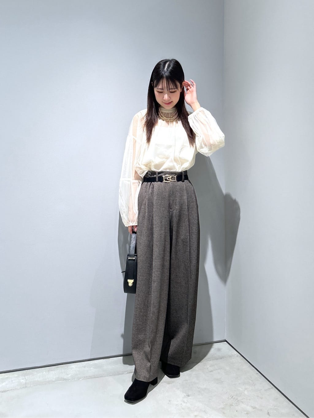 Renoさんの「INDIVI｜【MILLELA FIRENZE】ショルダームーンバッグ」を使ったコーディネート