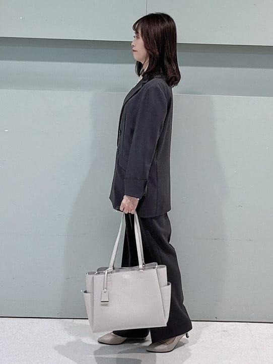 makiさんの「UNTITLED｜【新色追加/セットアップ可】エアリー ダブルブレストジャケット」を使ったコーディネート