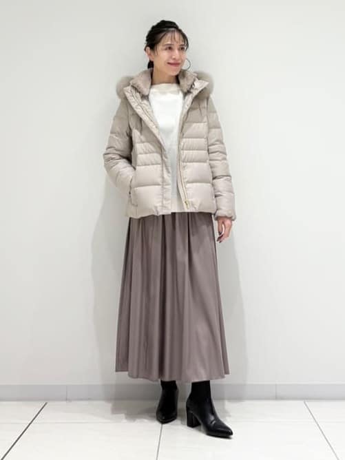 kayoさんの「INDIVI｜【名品／撥水／抗菌防臭】ショート丈リサイクルダウンコート」を使ったコーディネート
