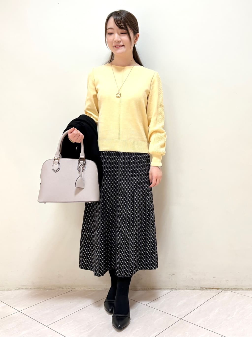 mikiさんの「Reflect｜【選べる8色／スカートにもパンツにも◎】ウール混ボートネックニット」を使ったコーディネート