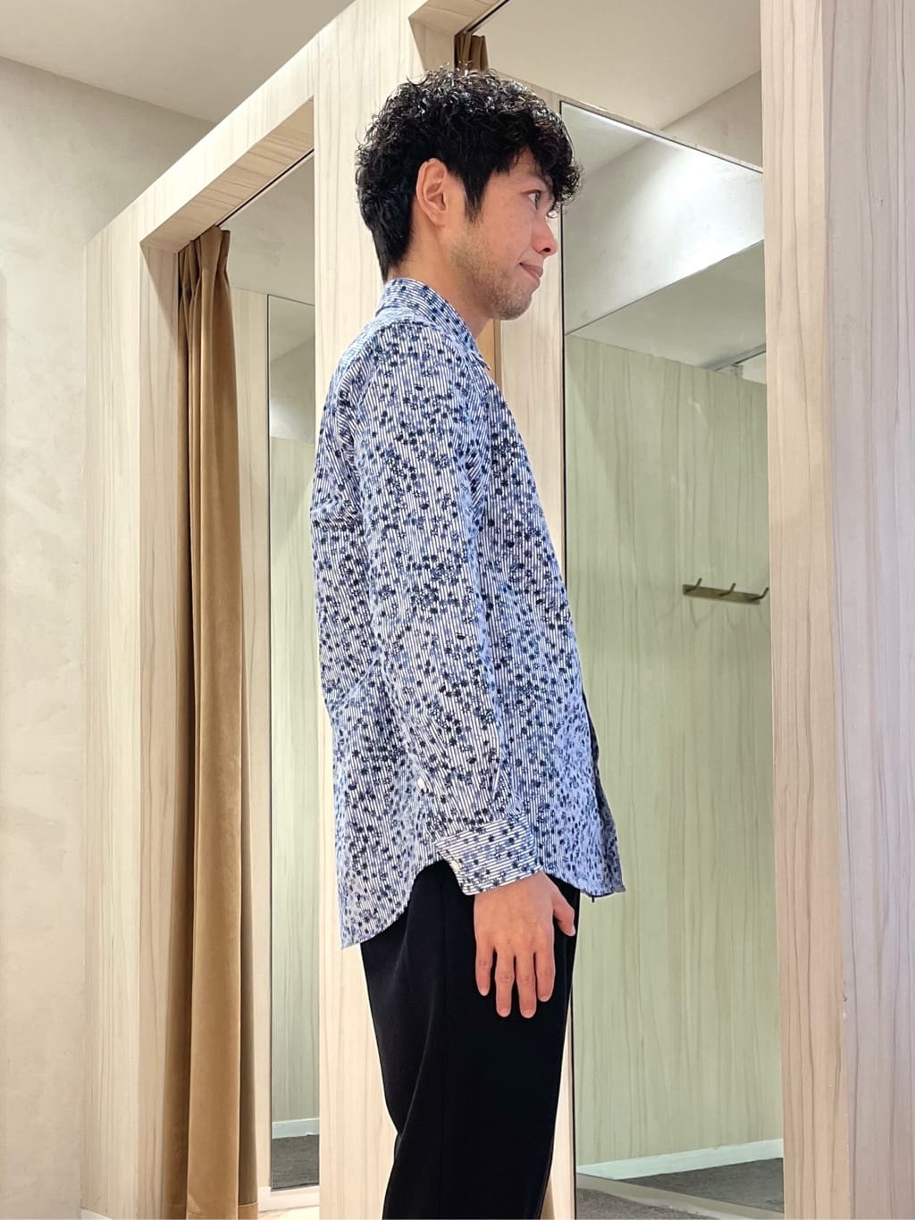 URAさんの「TAKEO KIKUCHI｜ストライプ小花 長袖シャツ」を使ったコーディネート