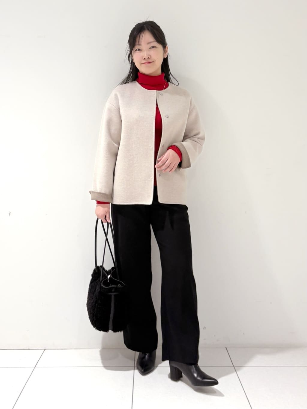 momokoさんの「INDIVI｜【配色デザイン／ショート丈】ウールリバー ノーカラーコート」を使ったコーディネート