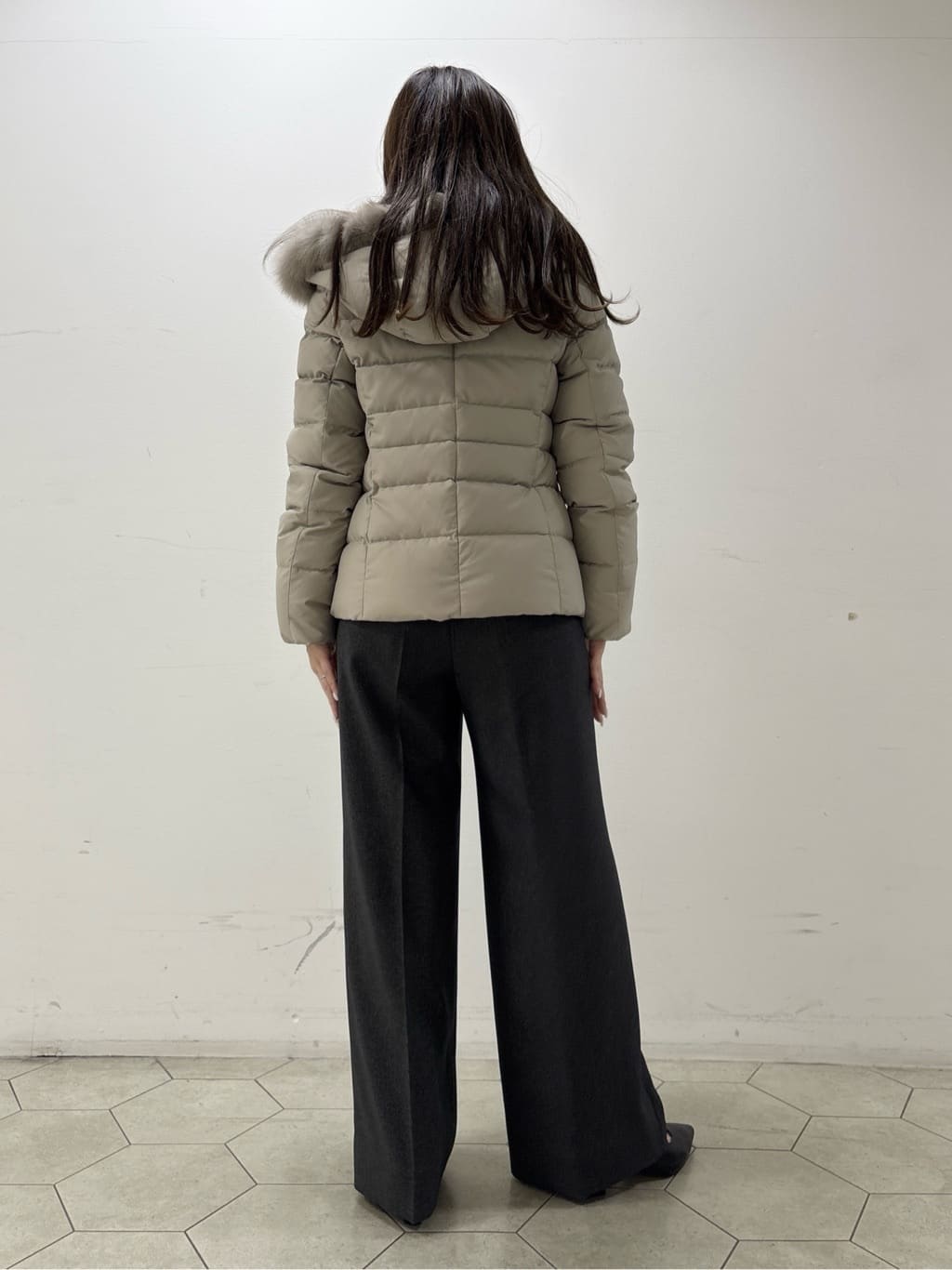 kahoさんの「INDIVI｜【名品／撥水／抗菌防臭】ショート丈リサイクルダウンコート」を使ったコーディネート