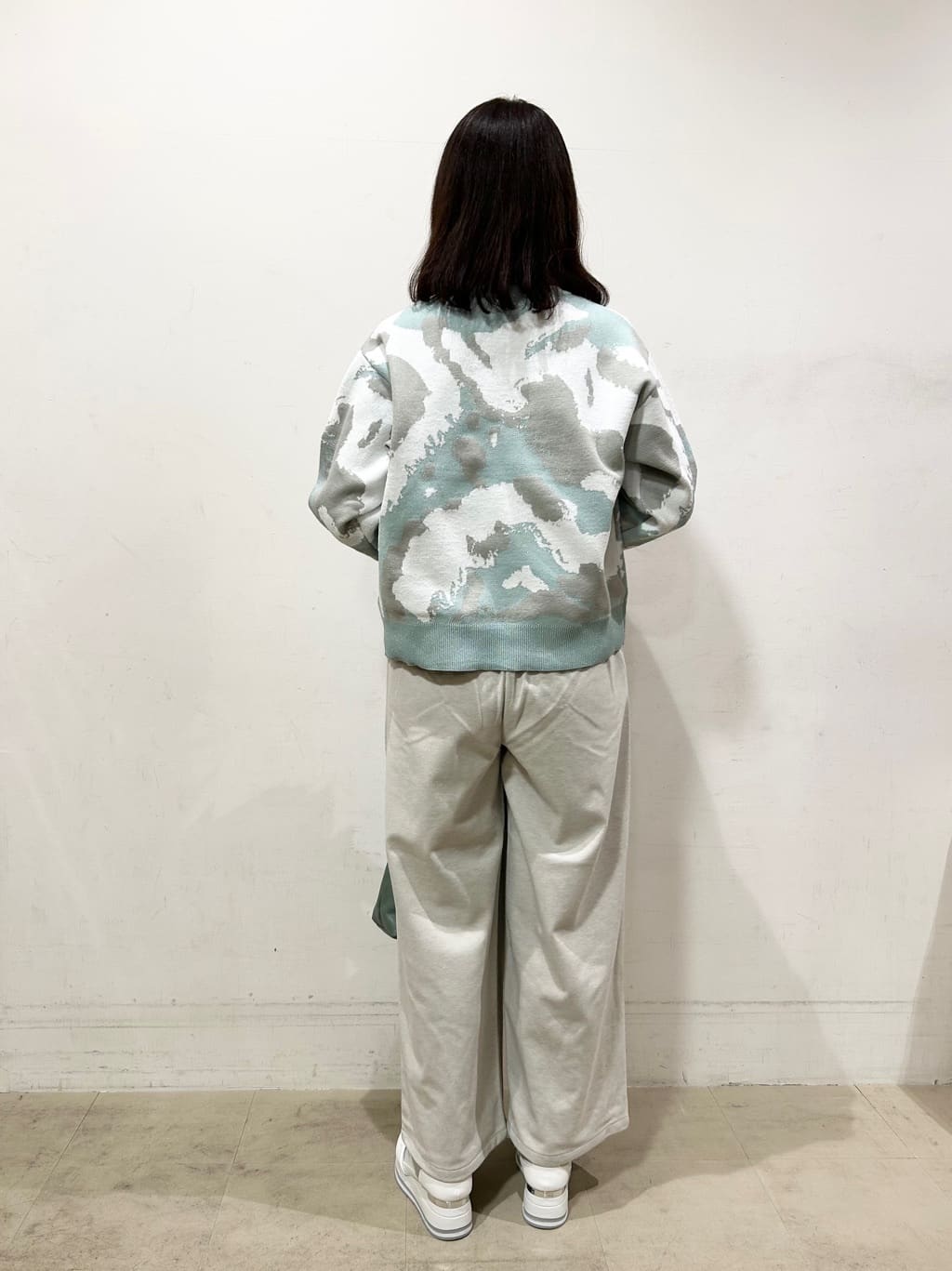 Mさんの「SHOO･LA･RUE｜【洗濯機可/S-LL】1枚で華やかに ラメ入りニュアンス柄ニット」を使ったコーディネート