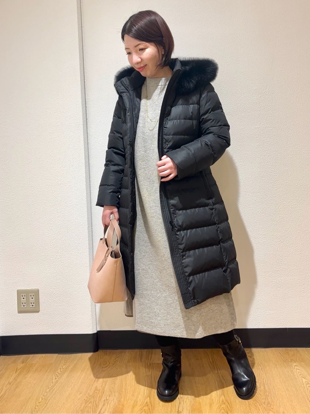 MIKIKOさんの「UNTITLED｜【ロング丈/ゆったりシルエット】テントライン ニットワンピース」を使ったコーディネート