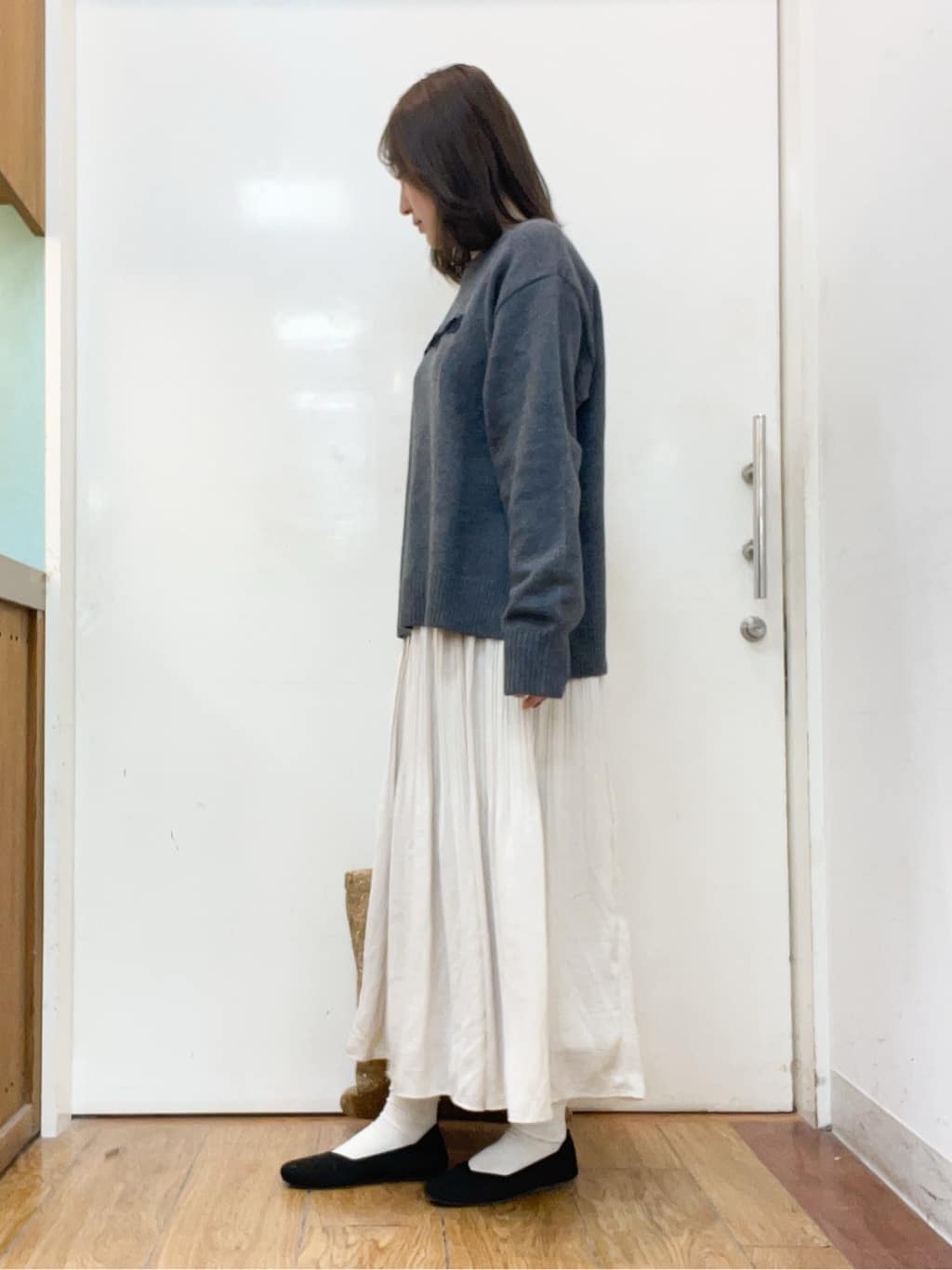 sakiさんの「SHOO･LA･RUE｜【S-LL/洗濯機可】ふわふわがやみつきになる柔らかさ スウェットライクロゴニット」を使ったコーディネート