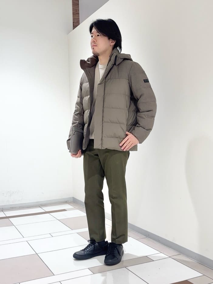 及川さんの「TAKEO KIKUCHI｜カラーコンビ ダウンブルゾン」を使ったコーディネート