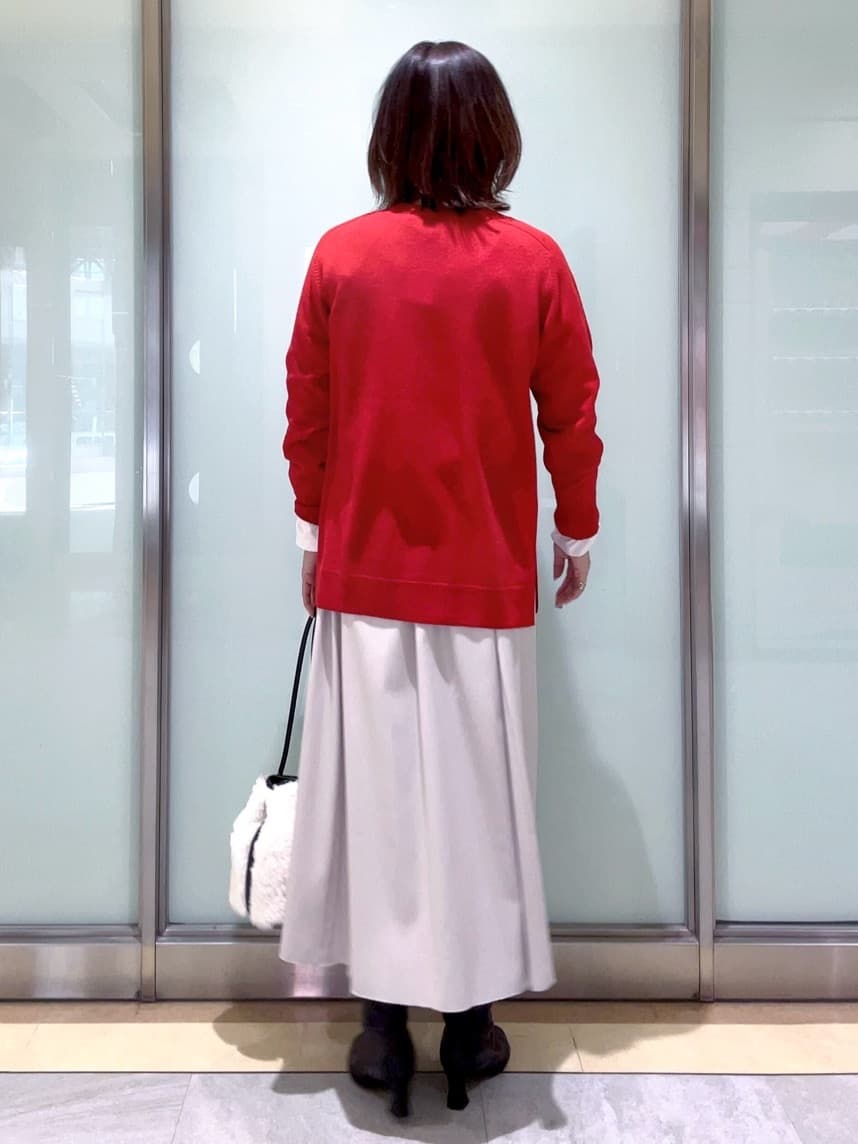 mayutaさんの「INDIVI｜【洗える／チュニック丈／カシミヤ混】スリットデザインVネックニット」を使ったコーディネート