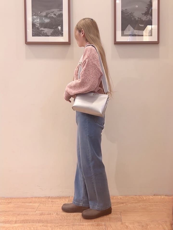 ユキトさんの「SHOO･LA･RUE｜【あったか/SS-LL】裏微起毛 ストレートデニムパンツ」を使ったコーディネート