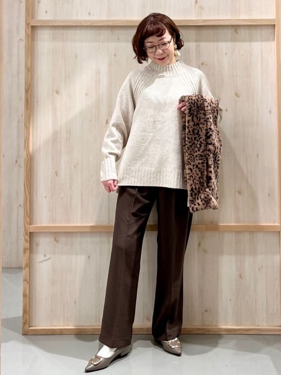 nakoさんの「THE SHOP TK｜ふんわり柔らかきれい色 ウール混ハイネックニット」を使ったコーディネート