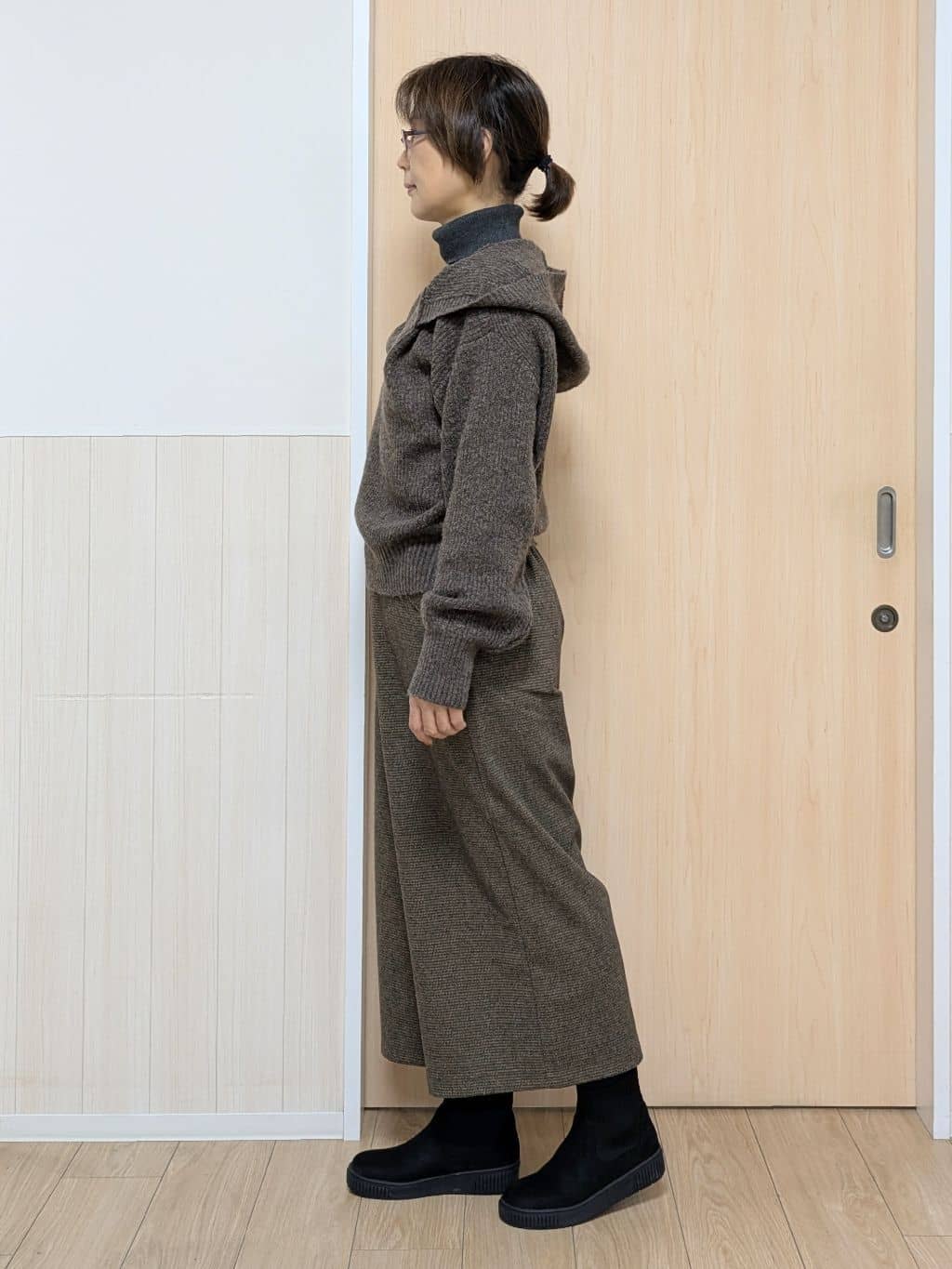 YuAさんの「SHOO･LA･RUE｜【S-LL】お顔周りをすっきり魅せる ふんわり Vネックフードニット」を使ったコーディネート