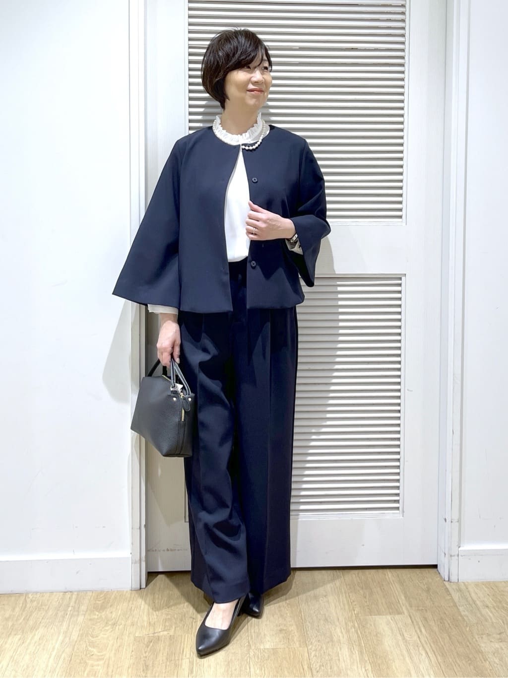 Miyazakiさんの「Dessin｜【洗える】フリルネックジョーゼットブラウス」を使ったコーディネート