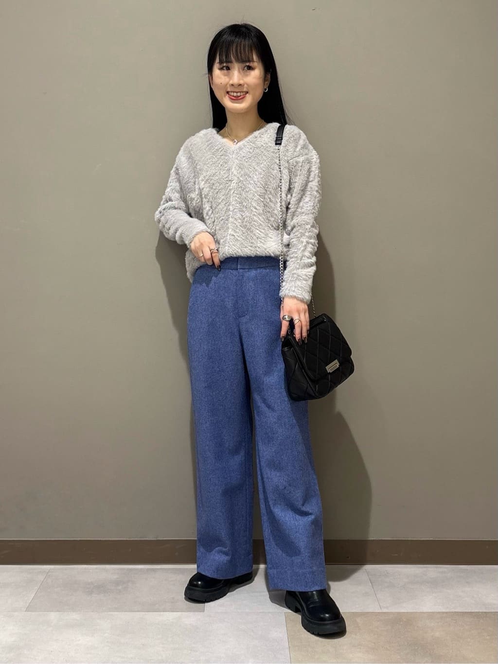 KEIKOさんの「INDIVI｜【名品／撥水／抗菌防臭】ショート丈リサイクルダウンコート」を使ったコーディネート
